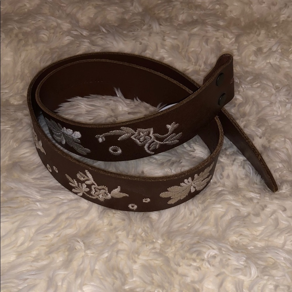 *GIFT WITH PURCHASE OPTION* Levi’s Floral Embroidered Belt w/o Buckle